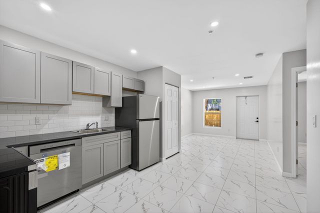 3255 Avenue J, Riviera Beach, FL 33404