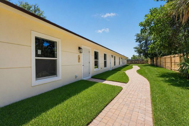 3255 Avenue J, Riviera Beach, FL 33404