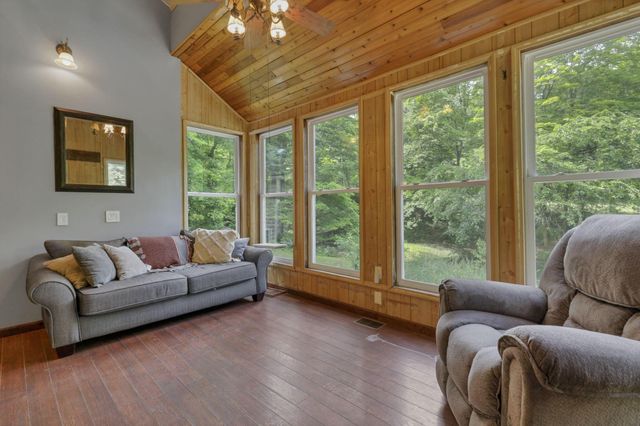 2991 Coonpath Road NE, Lancaster, OH 43130