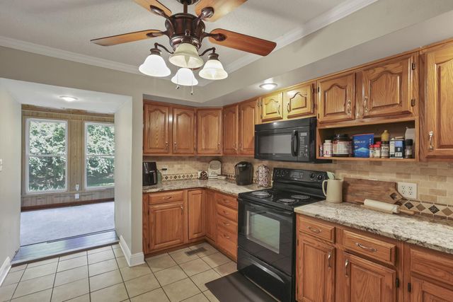 2991 Coonpath Road NE, Lancaster, OH 43130