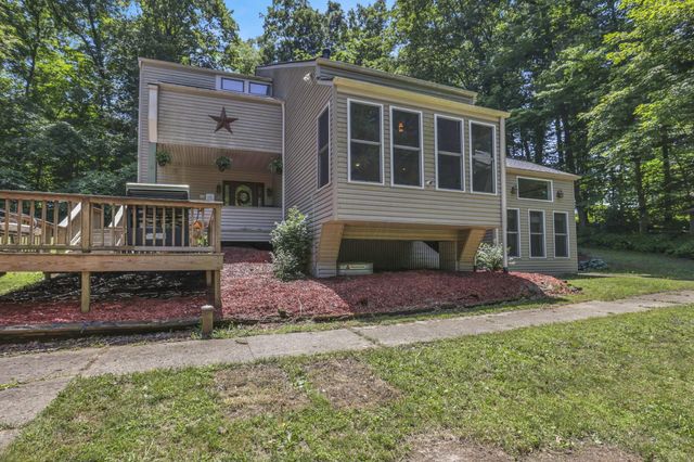 2991 Coonpath Road NE, Lancaster, OH 43130