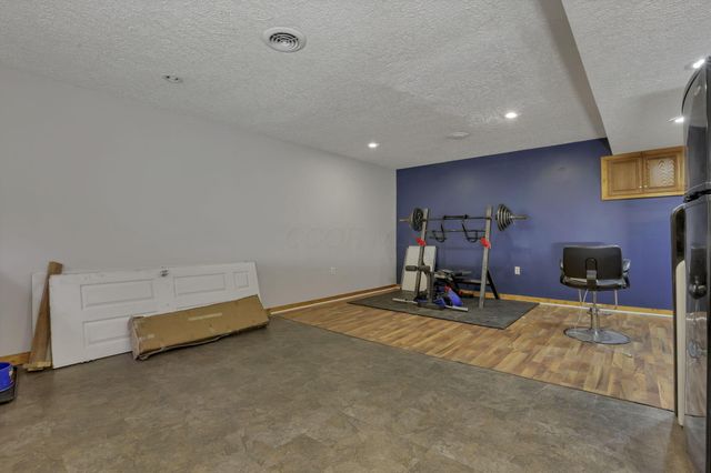 2991 Coonpath Road NE, Lancaster, OH 43130