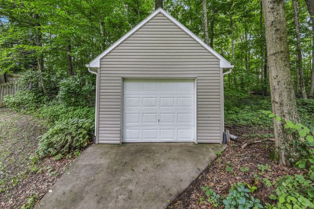 2991 Coonpath Road NE, Lancaster, OH 43130