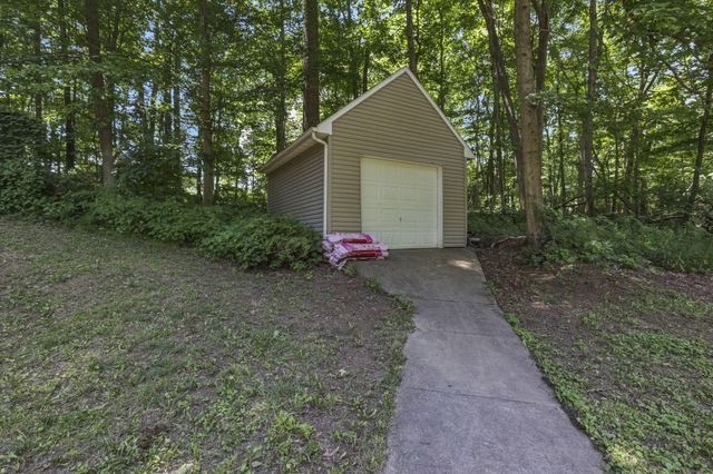 2991 Coonpath Road NE, Lancaster, OH 43130