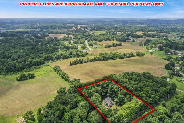 2991 Coonpath Road NE, Lancaster, OH 43130