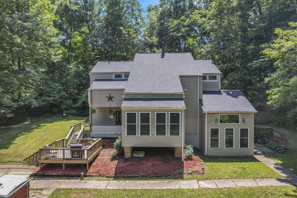 2991 Coonpath Road NE, Lancaster, OH 43130
