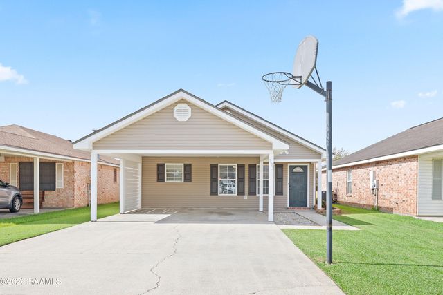 703 Saint Seton Lane, Youngsville, LA 70592