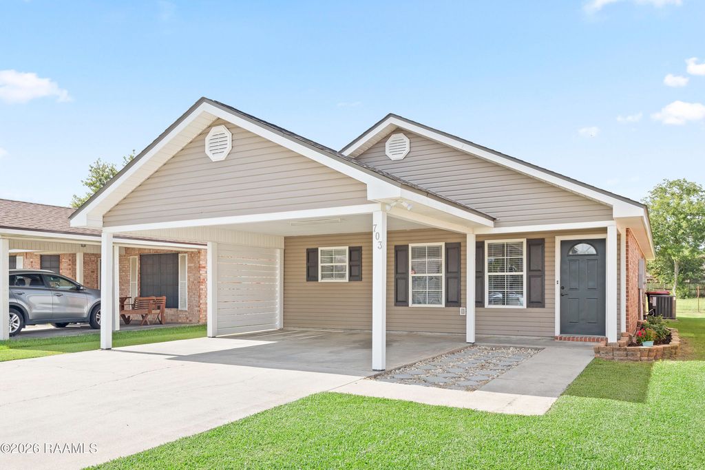 703 Saint Seton Lane, Youngsville, LA 70592