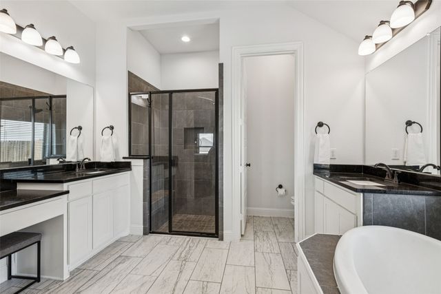 121 Deer Crossing Drive, Waxahachie, TX 75165