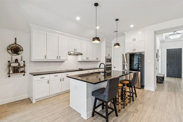 121 Deer Crossing Drive, Waxahachie, TX 75165