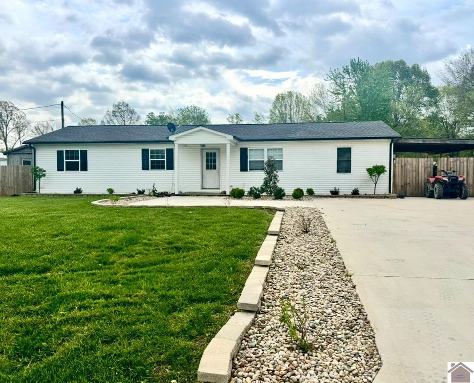 566 Golden Meadow Ln, Ledbetter, KY 42058