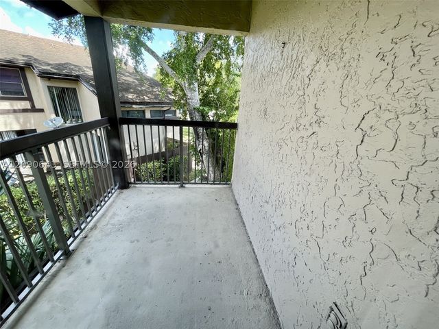 2160 Bayberry Dr 2160, Pembroke Pines, FL 33024