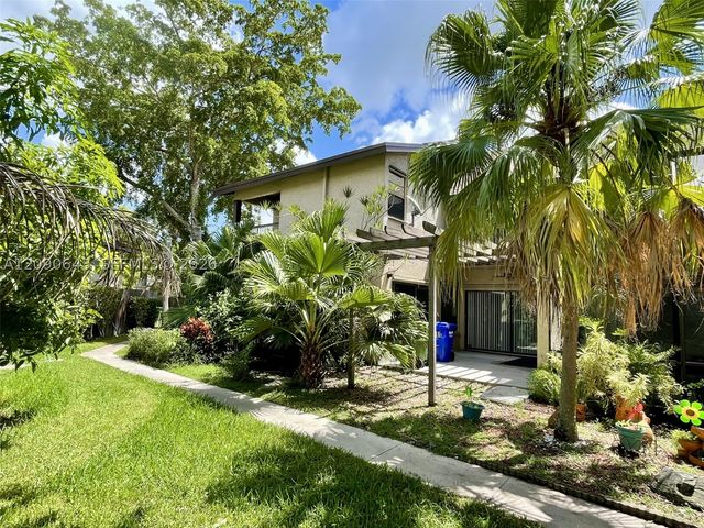 2160 Bayberry Dr 2160, Pembroke Pines, FL 33024