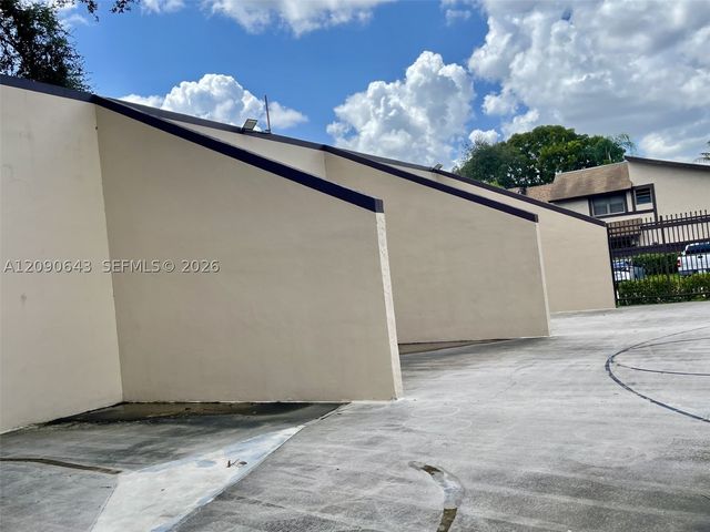 2160 Bayberry Dr 2160, Pembroke Pines, FL 33024