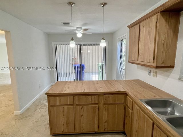 2160 Bayberry Dr 2160, Pembroke Pines, FL 33024