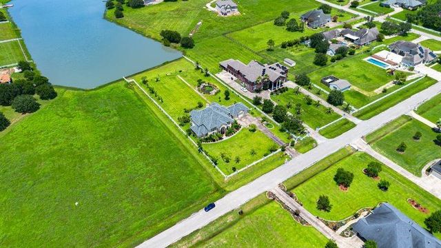 5803 Muskogee Lane, Richmond, TX 77469