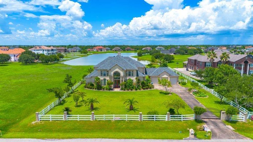 5803 Muskogee Lane, Richmond, TX 77469