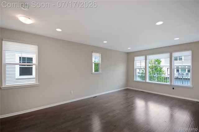 4625 Bradley Circle, Troy, MI 48085