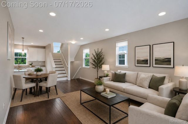 4625 Bradley Circle, Troy, MI 48085