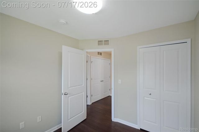 4625 Bradley Circle, Troy, MI 48085