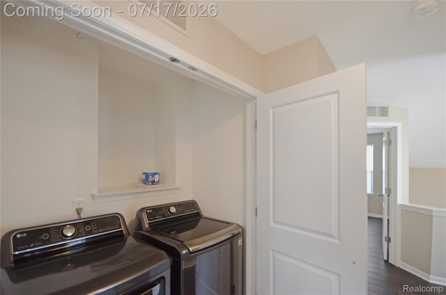 4625 Bradley Circle, Troy, MI 48085