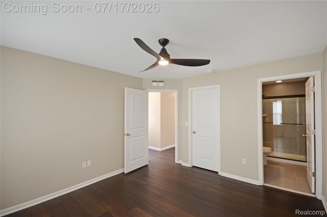 4625 Bradley Circle, Troy, MI 48085