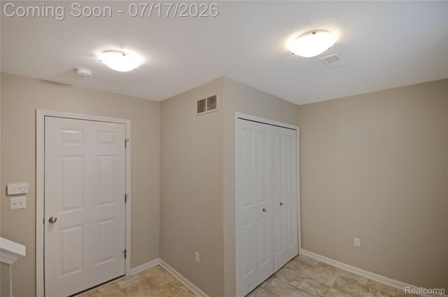 4625 Bradley Circle, Troy, MI 48085