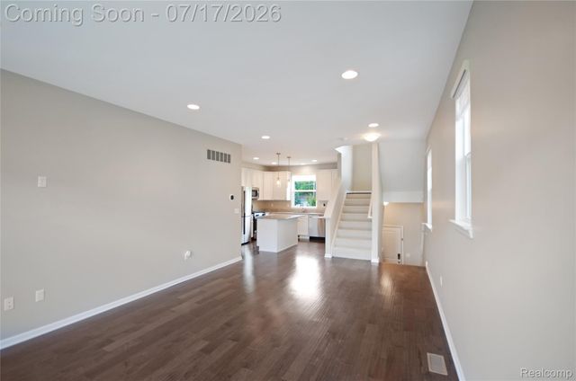 4625 Bradley Circle, Troy, MI 48085
