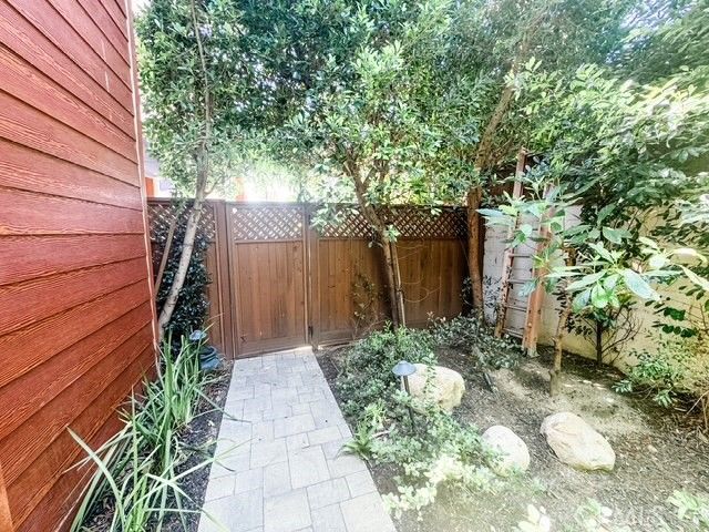 9237 Wakefield Avenue 6, Panorama City, CA 91402