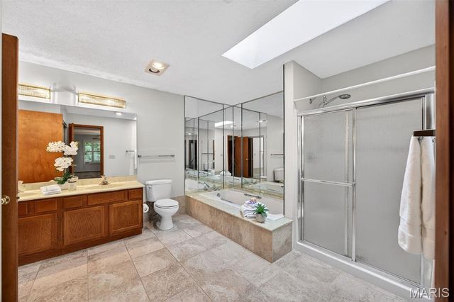 13 Laurel Oaks Court, Lake St Louis, MO 63367