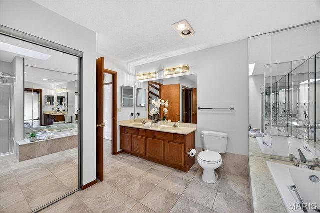 13 Laurel Oaks Court, Lake St Louis, MO 63367