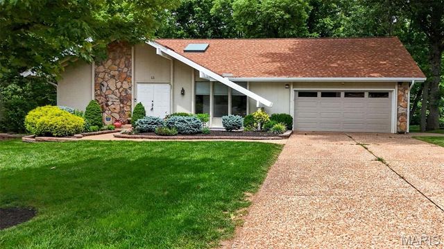 13 Laurel Oaks Court, Lake St Louis, MO 63367