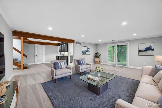 13 Laurel Oaks Court, Lake St Louis, MO 63367