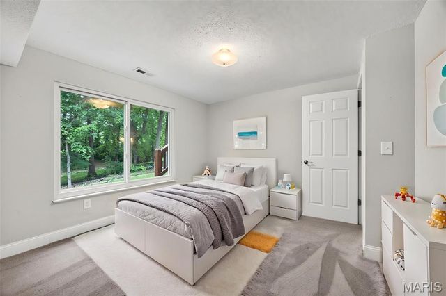 13 Laurel Oaks Court, Lake St Louis, MO 63367