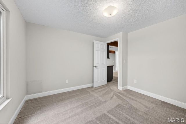13 Laurel Oaks Court, Lake St Louis, MO 63367