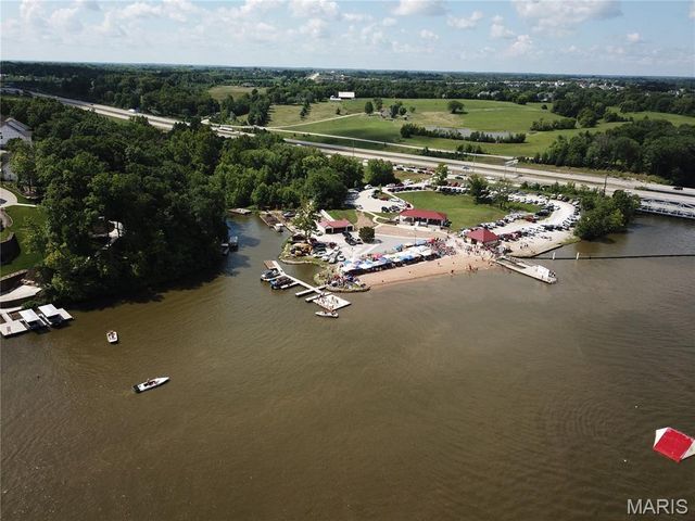 13 Laurel Oaks Court, Lake St Louis, MO 63367