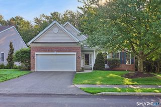155 Country Club Drive 155, Oxford, CT 06478