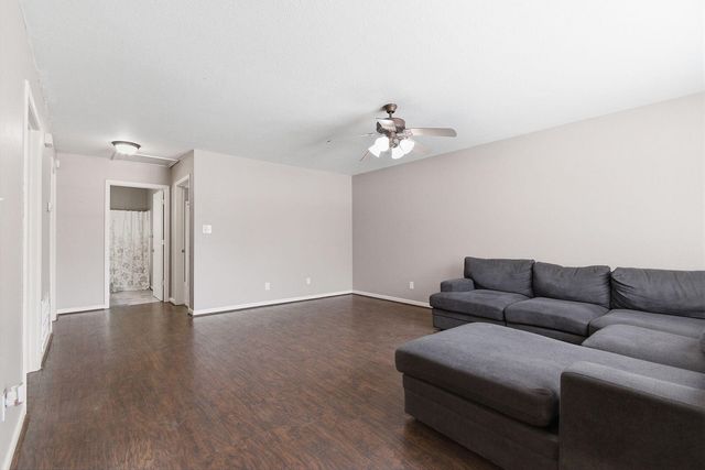 2700 ANDY DR, Columbia, MO 65202