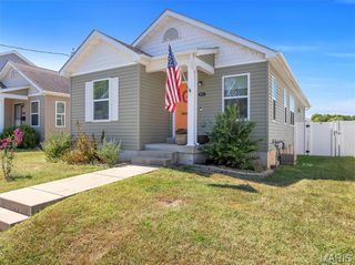 9933 Linn Avenue, St Louis, MO 63125