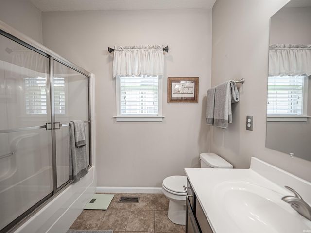 15508 Shakespeare Drive, Evansville, IN 47725
