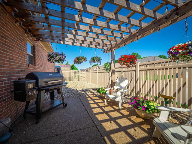 15508 Shakespeare Drive, Evansville, IN 47725