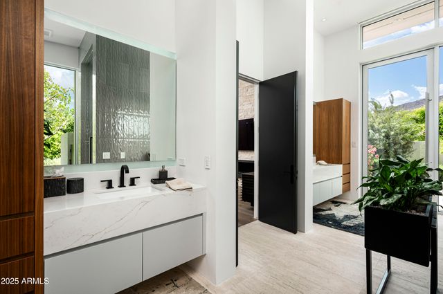 5611 N WILKINSON Road, Paradise Valley, AZ 85253