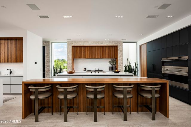 5611 N WILKINSON Road, Paradise Valley, AZ 85253