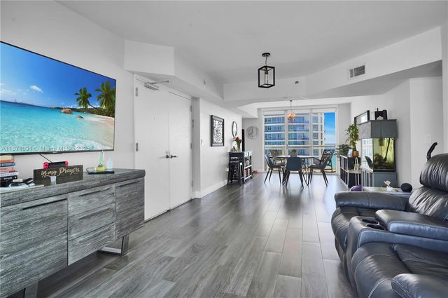 5900 Collins Ave 1607, Miami Beach, FL 33140