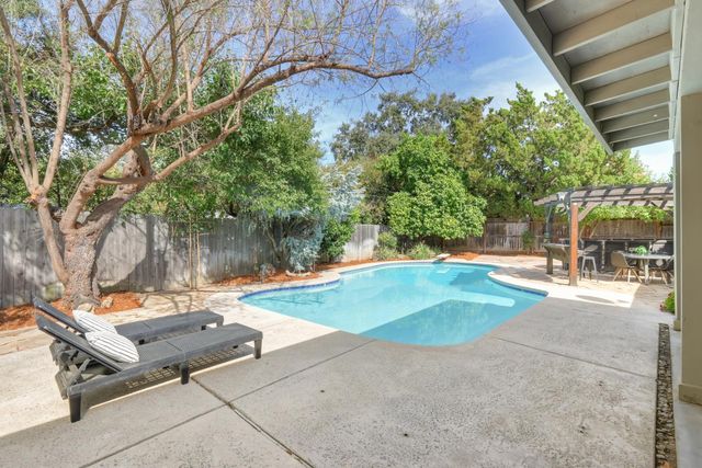 3241 Clairidge Way, Sacramento, CA 95821