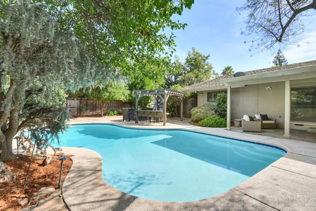 3241 Clairidge Way, Sacramento, CA 95821