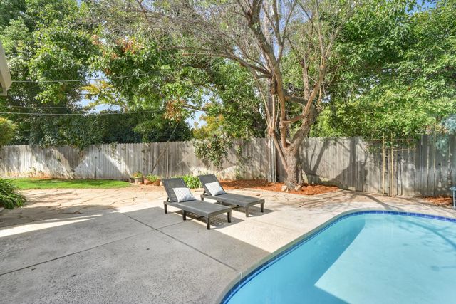 3241 Clairidge Way, Sacramento, CA 95821