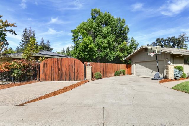 3241 Clairidge Way, Sacramento, CA 95821