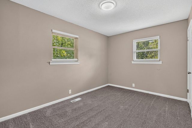 6 Canary Lane, Rossville, GA 30741