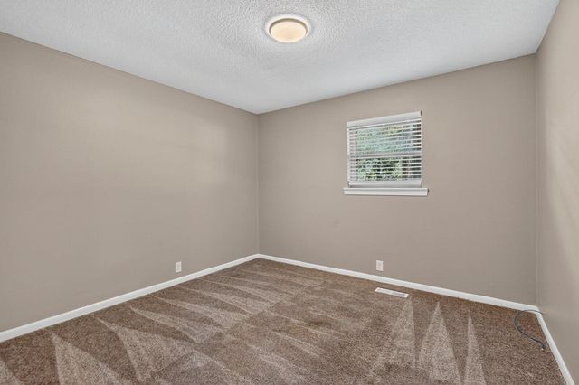 6 Canary Lane, Rossville, GA 30741